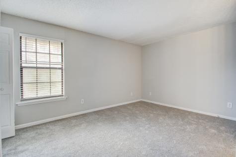 8016 Thelen Street North Charleston SC 29406