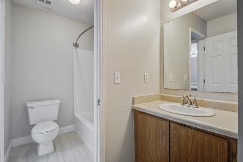 8016 Thelen Street North Charleston SC 29406