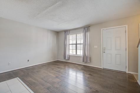 8016 Thelen Street North Charleston SC 29406