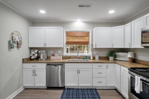 5736 Allison Avenue Hanahan SC 29410