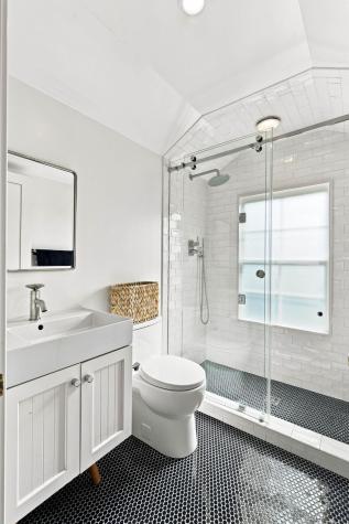 21 Lamboll Street Charleston SC 29401