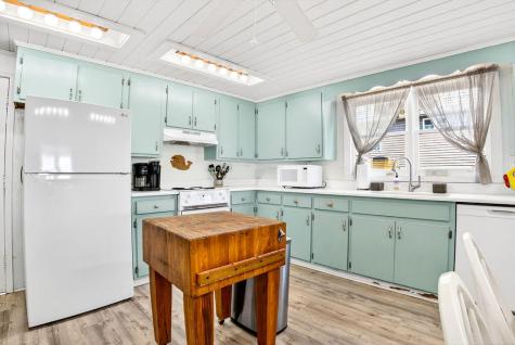 472 Myrtle Avenue Pawleys Island SC 29585