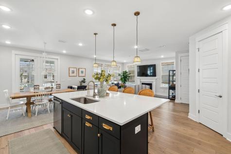 1566 N Lakeshore Drive Mount Pleasant SC 29466