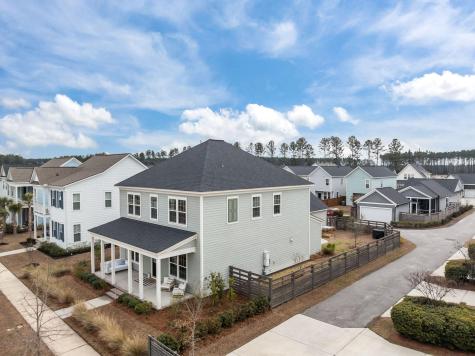 643 Blueway Avenue Summerville SC 29486