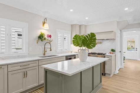 61 Maple Street Charleston SC 29403