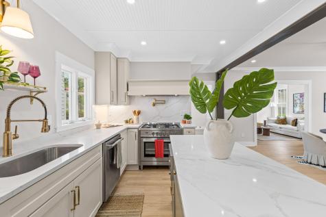 61 Maple Street Charleston SC 29403