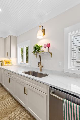 61 Maple Street Charleston SC 29403