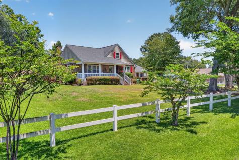 1335 Dennis Boulevard Moncks Corner SC 29461