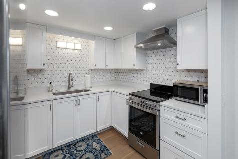 14 Lockwood Drive Charleston SC 29401