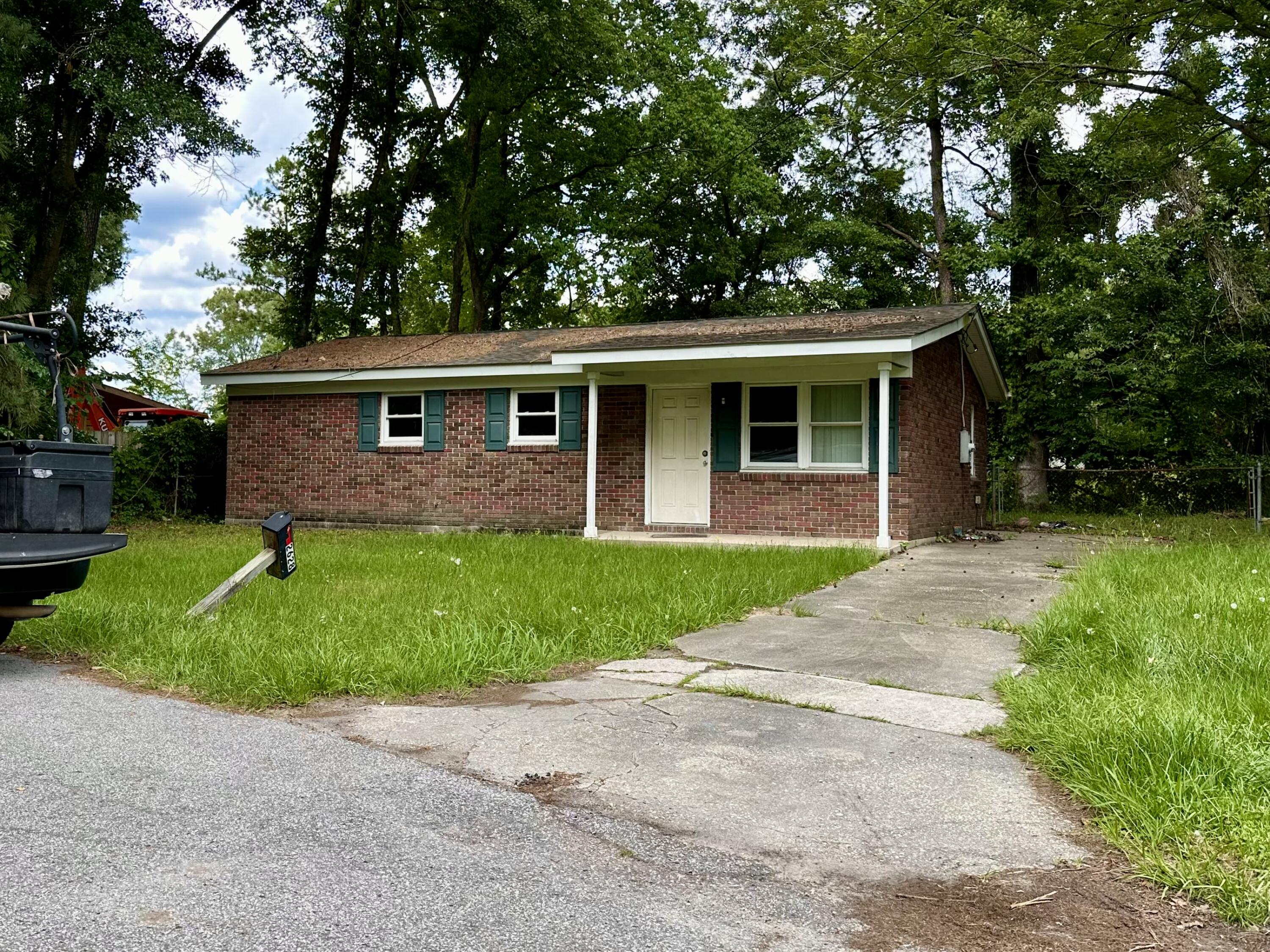 2628 Clara Lane North Charleston SC 29406