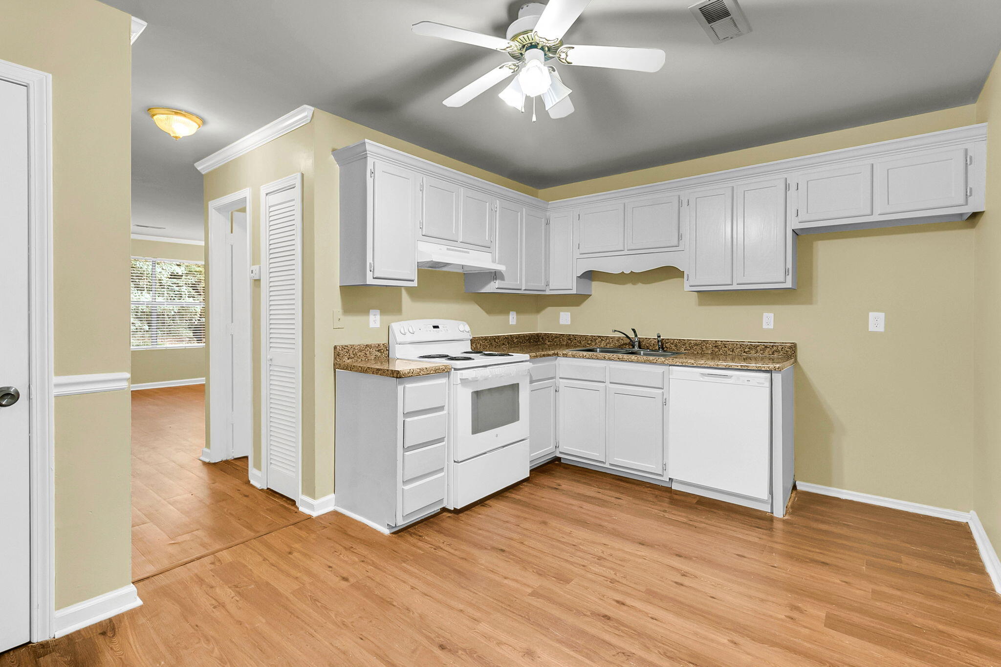 6239 Lucille Drive North Charleston SC 29406