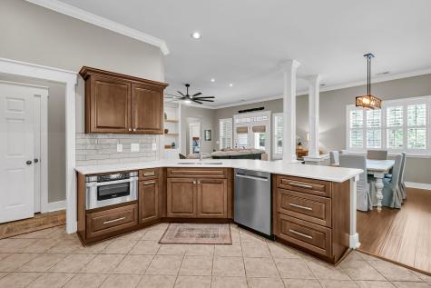 121 Thousand Oaks Court Summerville SC 29485