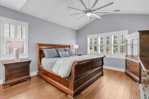 121 Thousand Oaks Court Summerville SC 29485