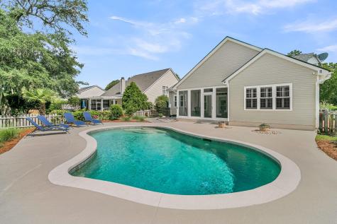 121 Thousand Oaks Court Summerville SC 29485
