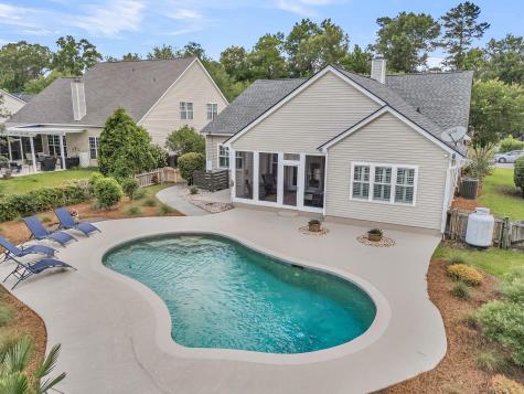 121 Thousand Oaks Court Summerville SC 29485