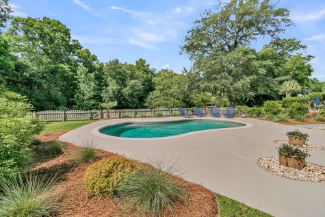 121 Thousand Oaks Court Summerville SC 29485