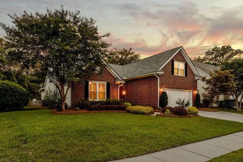 121 Thousand Oaks Court Summerville SC 29485