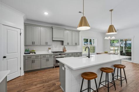 696 Eagle Street Mount Pleasant SC 29464