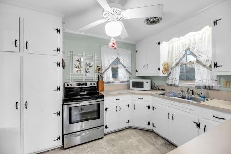 702 E Erie Avenue Folly Beach SC 29439