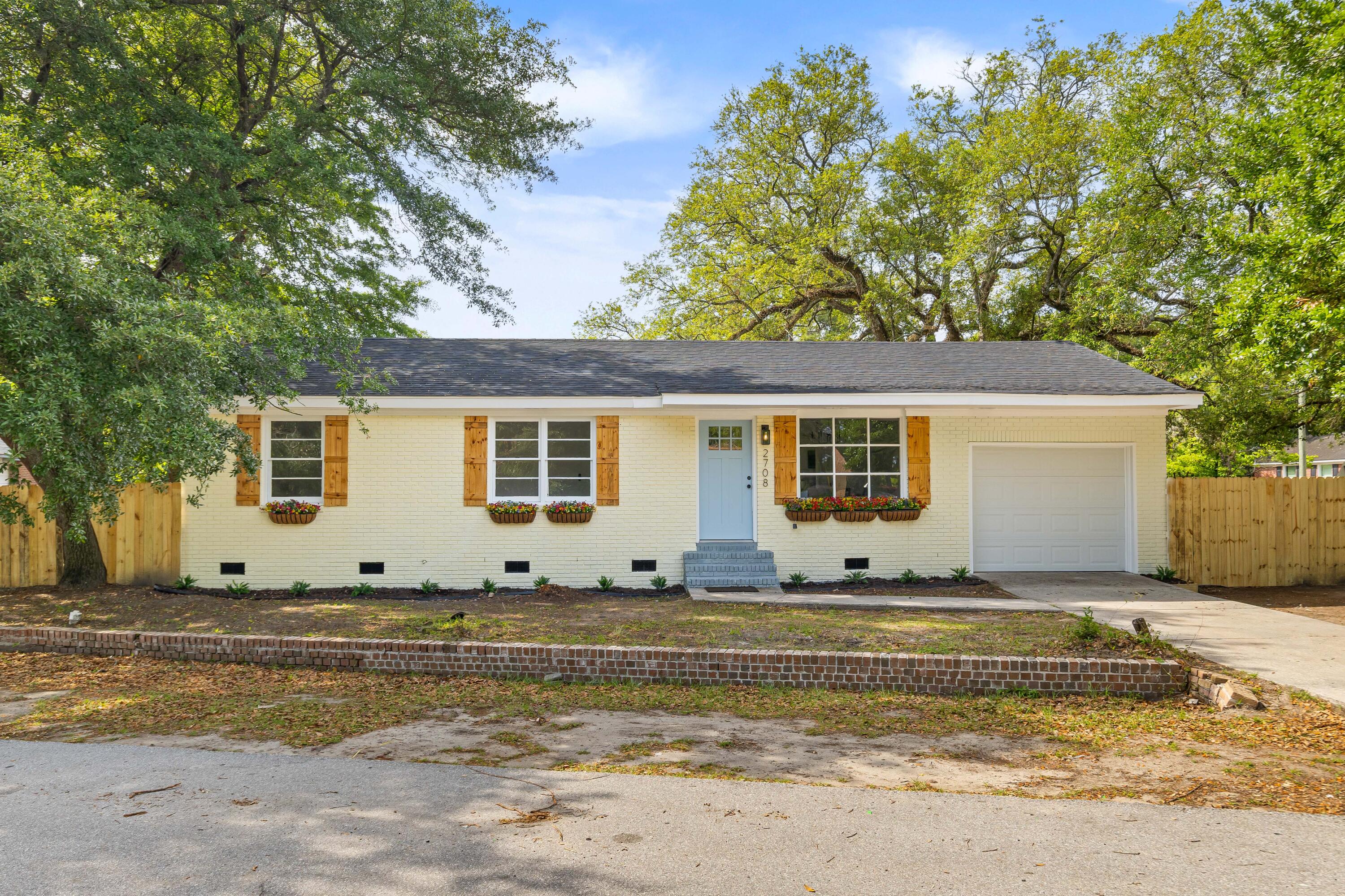 2708 Crestline Drive North Charleston SC 29405