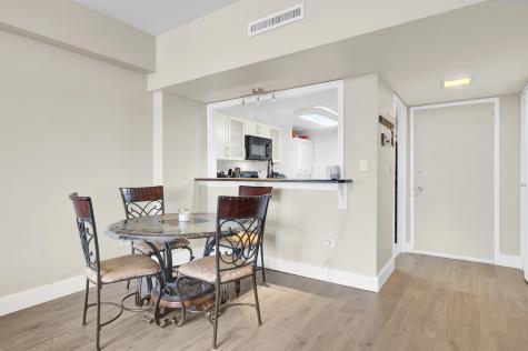 14 Lockwood Drive Charleston SC 29401
