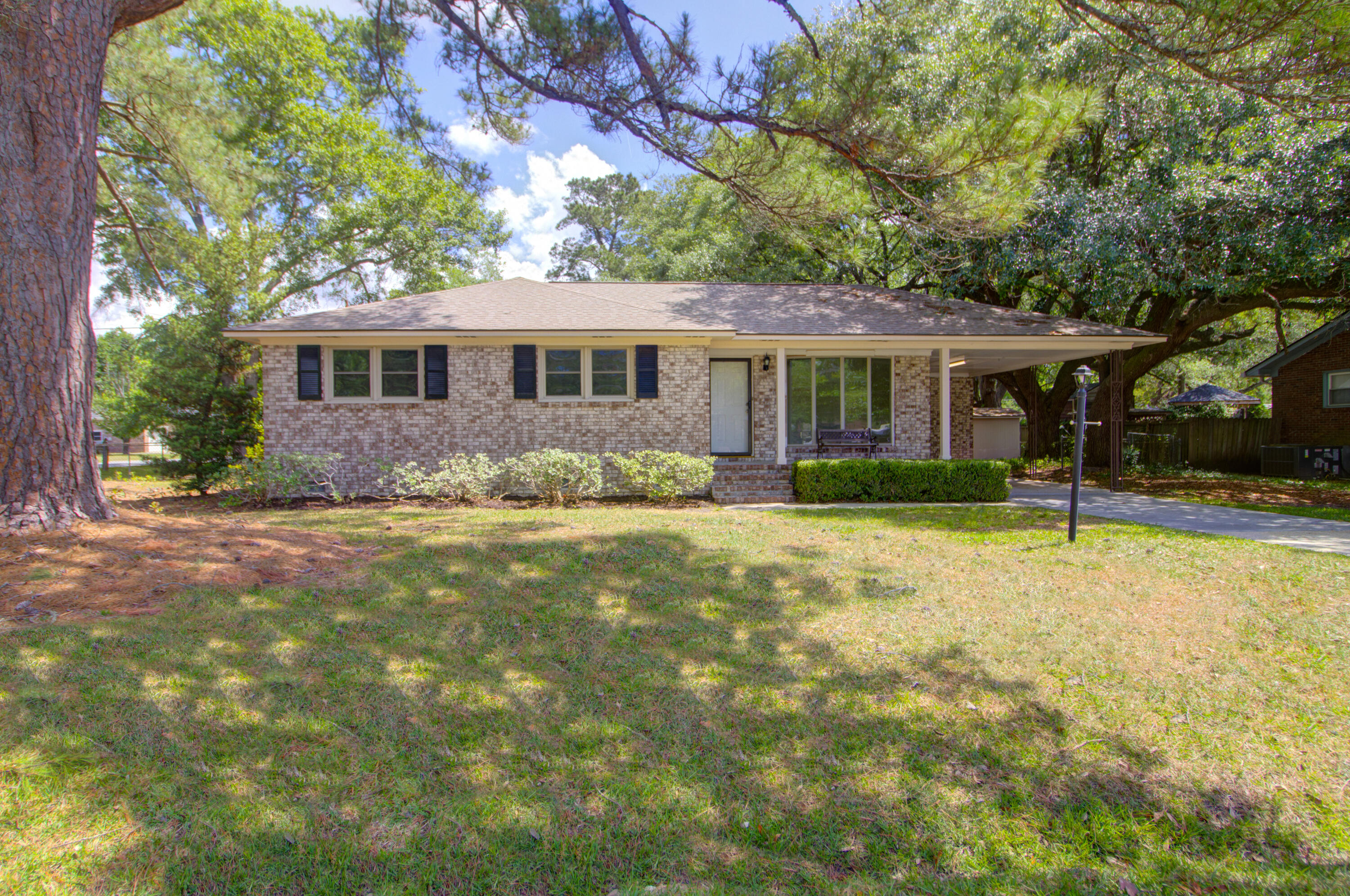 2754 Clover Street Charleston SC 29414