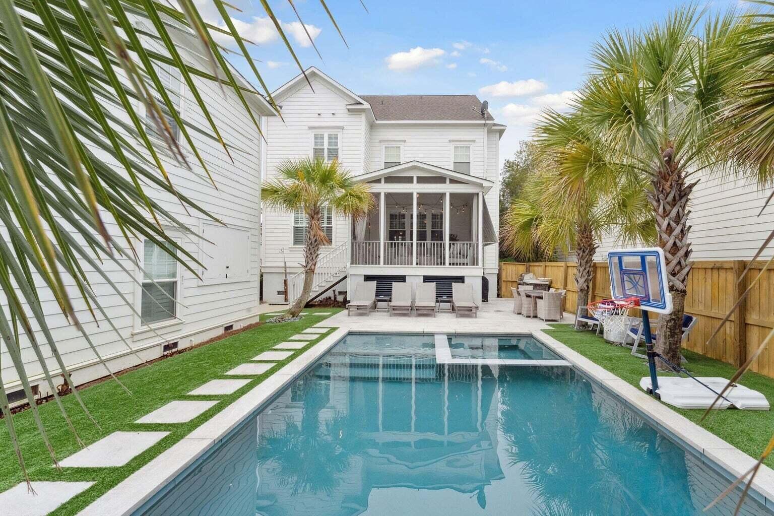2526 Daniel Island Drive Daniel Island SC 29492