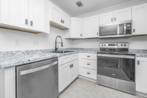7940 Parklane Court North Charleston SC 29418