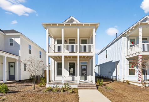 708 Rumbling Leaf Lane Summerville SC 29486