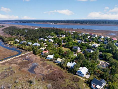 1526 Regimental Lane Johns Island SC 29455