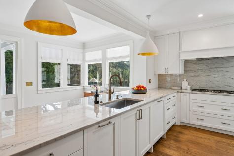 104 Murray Boulevard Charleston SC 29401