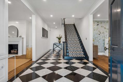 104 Murray Boulevard Charleston SC 29401