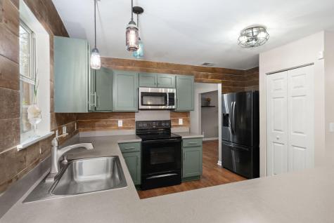 330 Aberdeen Circle Summerville SC 29483