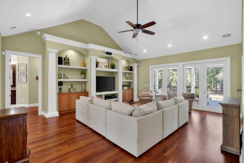 7246 Highway 165 Ravenel SC 29470