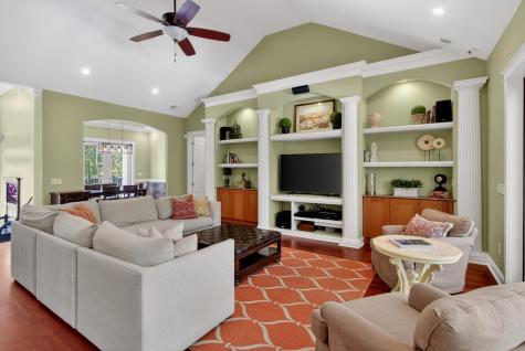 7246 Highway 165 Ravenel SC 29470