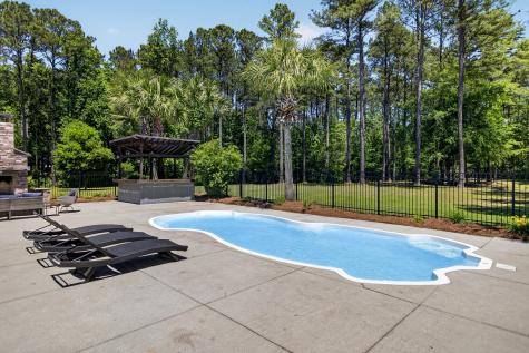 7246 Highway 165 Ravenel SC 29470