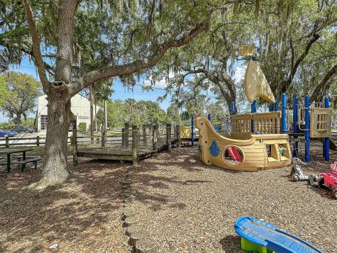 2142 Golfview Drive Charleston SC 29412