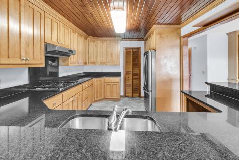 2224 Folly Road Charleston SC 29412