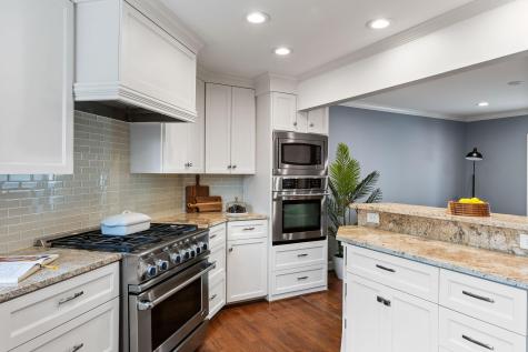 17 Ashley Avenue Charleston SC 29401