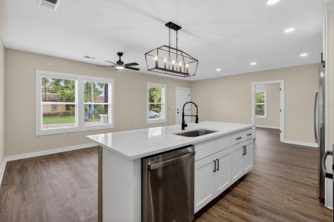 2136 Commander Road North Charleston SC 29405
