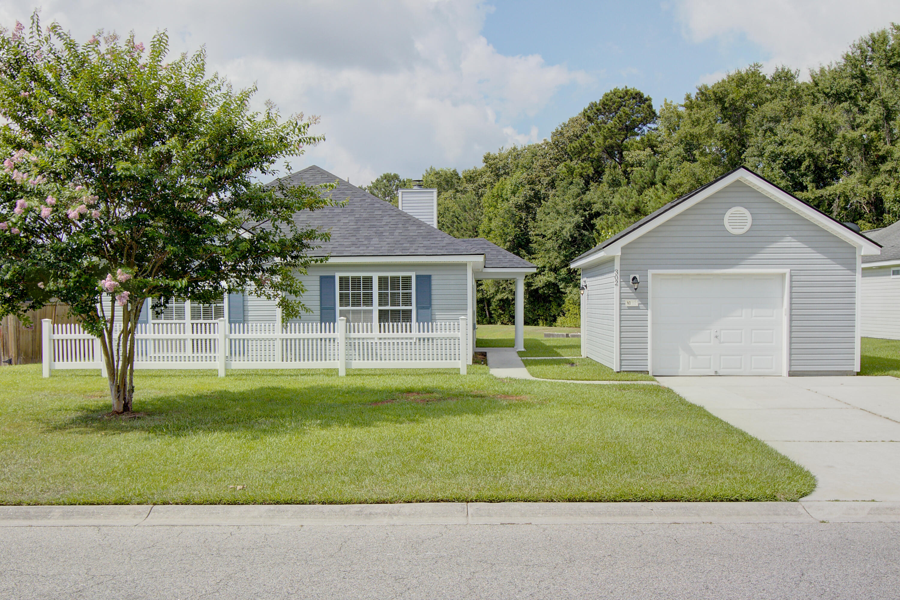 302 Coosawatchie Street Summerville SC 29485