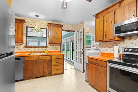 708 E Butternut Road Summerville SC 29483