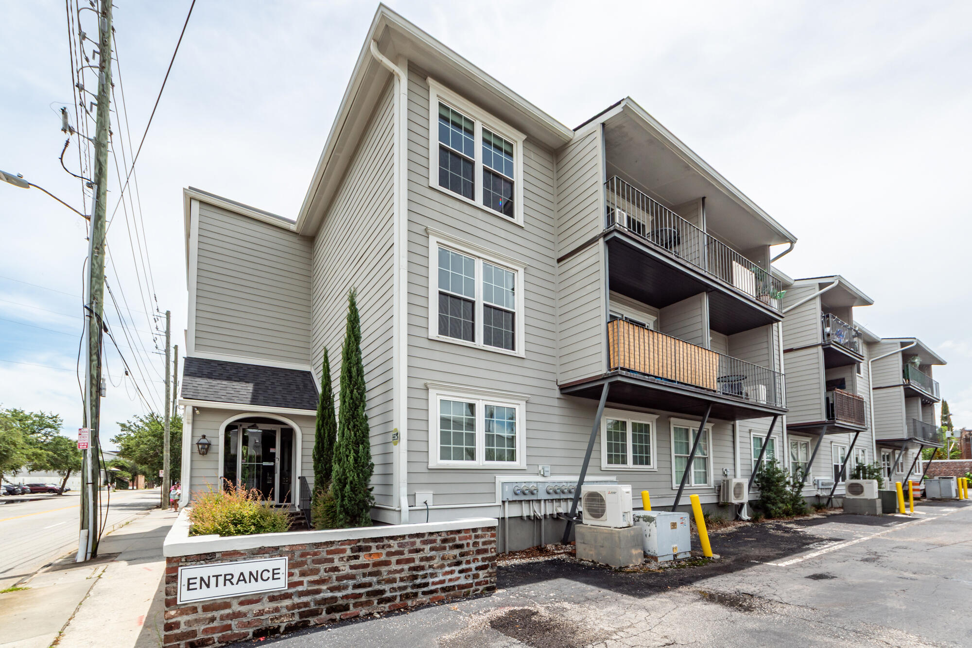 259 E Bay Charleston SC 29401