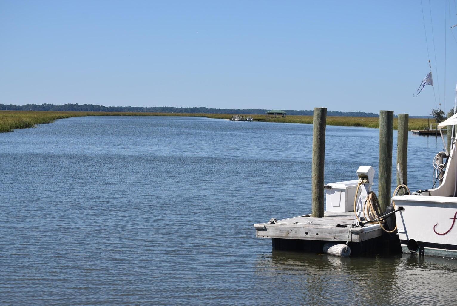 6852 Mccants Road Wadmalaw Island SC 29487
