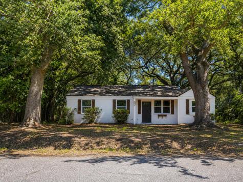 1412 Pocahontas Street Mount Pleasant SC 29464
