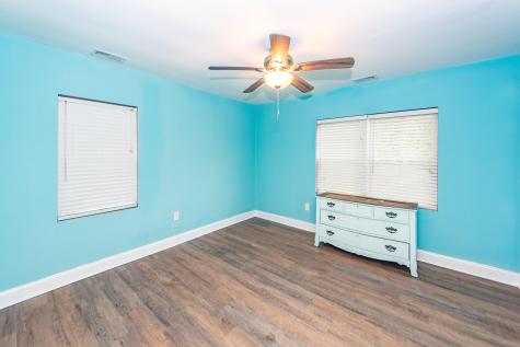 6933 Raymond Avenue North Charleston SC 29406