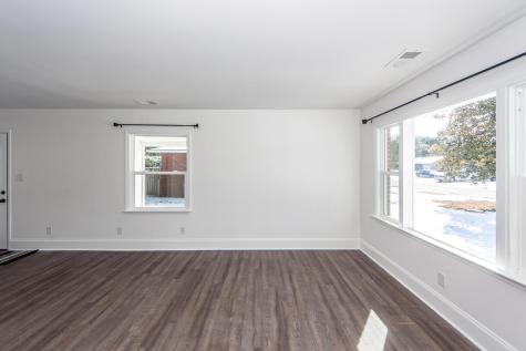 4742 Farmal Street North Charleston SC 29405