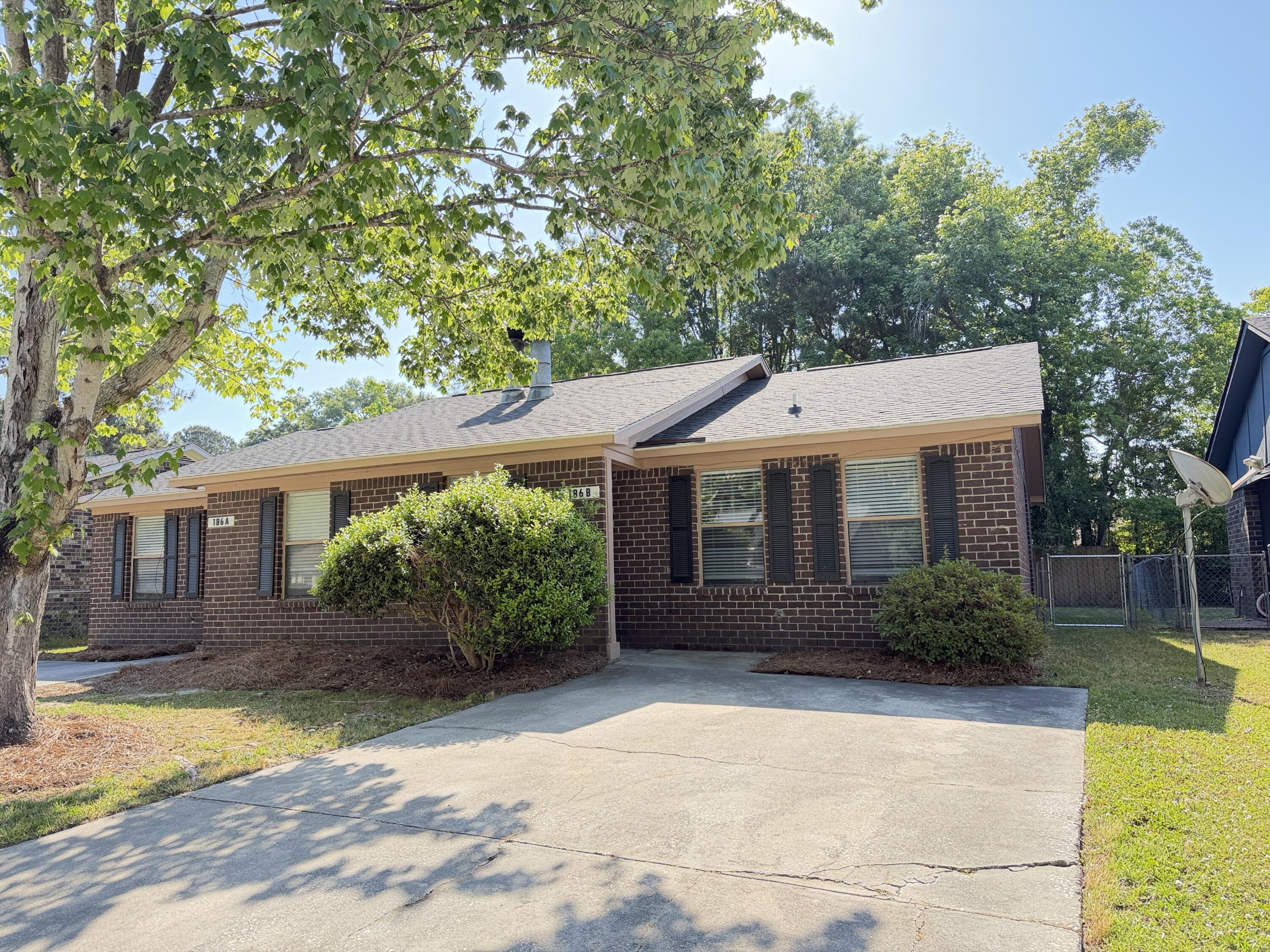 186 Dorchester Manor Boulevard North Charleston SC 29420