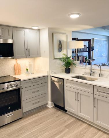 14 Lockwood Drive Charleston SC 29401