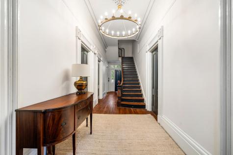 128 Wentworth Charleston SC 29401